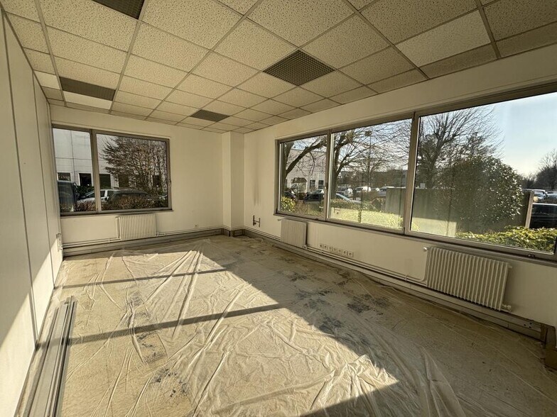 Office in Villepinte to rent - Interior Photo - Image 2 of 14