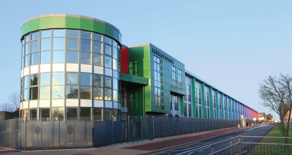 123 Rainham Rd N, Dagenham to rent - Building Photo - Image 1 of 6