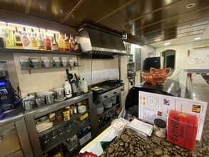 Retail in Barcelona, Barcelona to rent Interior Photo- Image 2 of 5