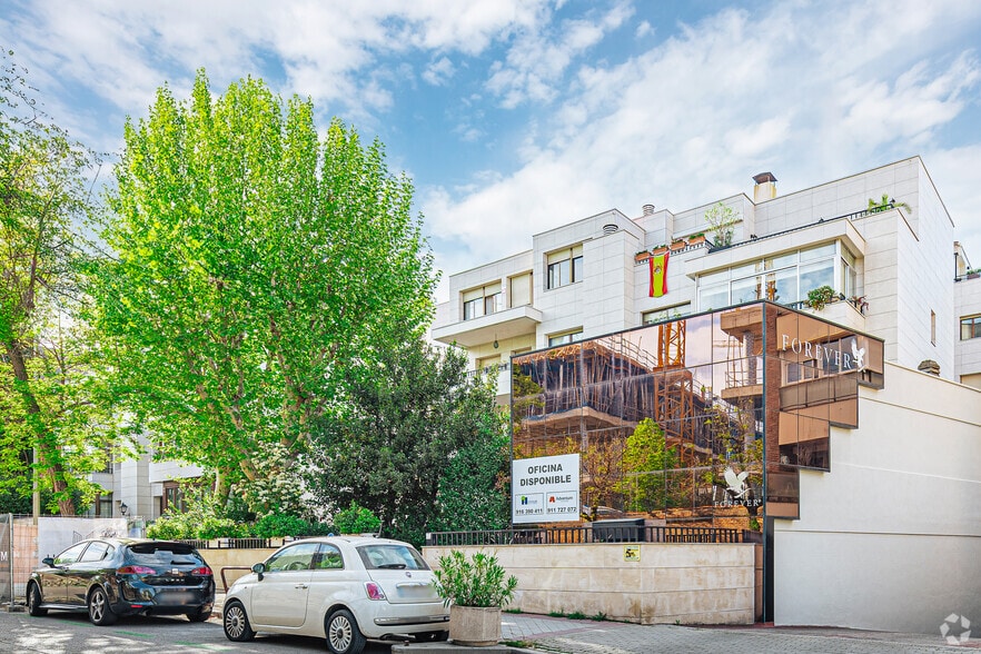 Build-to-Rent in Madrid, Madrid for sale - Building Photo - Image 2 of 3