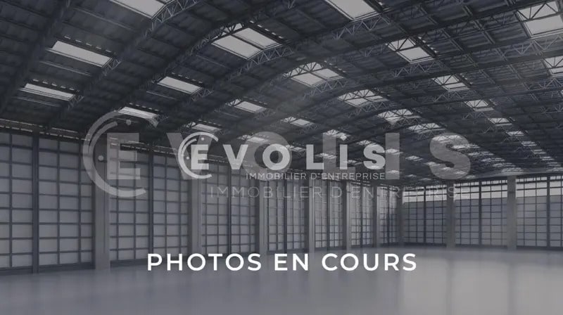Light Industrial in Chelles to rent Interior Photo- Image 1 of 2