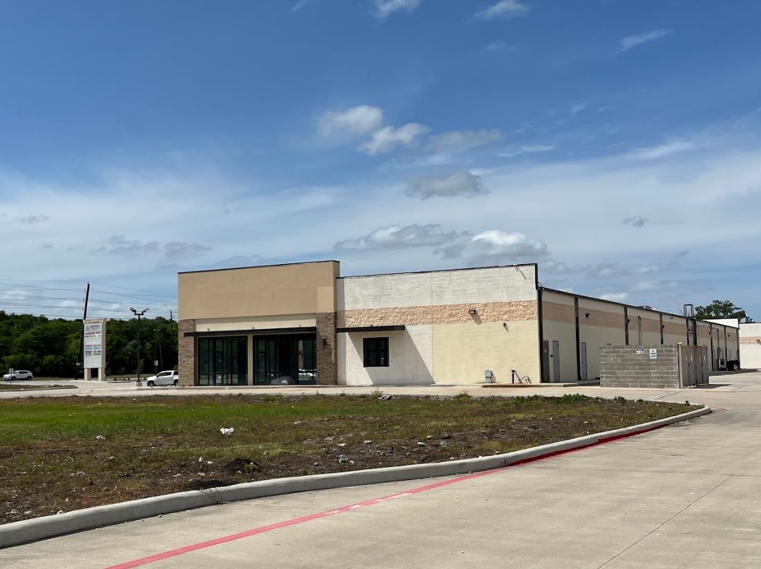 8421 FM 521 Rd, Rosharon, TX to rent Interior Photo- Image 1 of 1