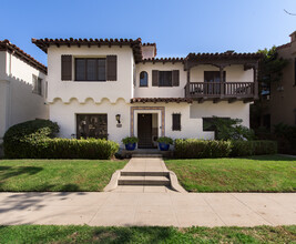 9948 Robbins Dr, Beverly Hills, CA for sale Building Photo- Image 1 of 32