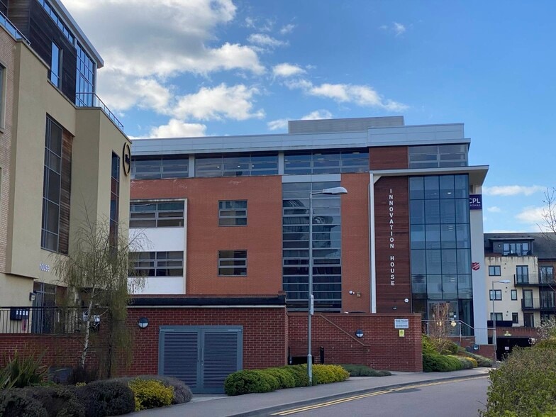 London Rd, Bishop's Stortford to rent - Building Photo - Image 1 of 2