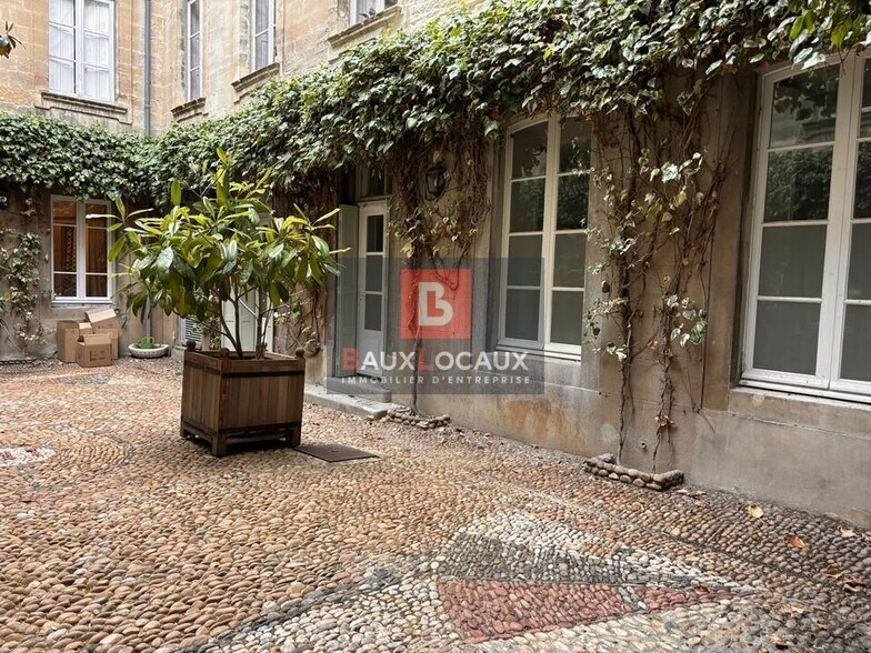 Office in Avignon for sale - Building Photo - Image 3 of 3