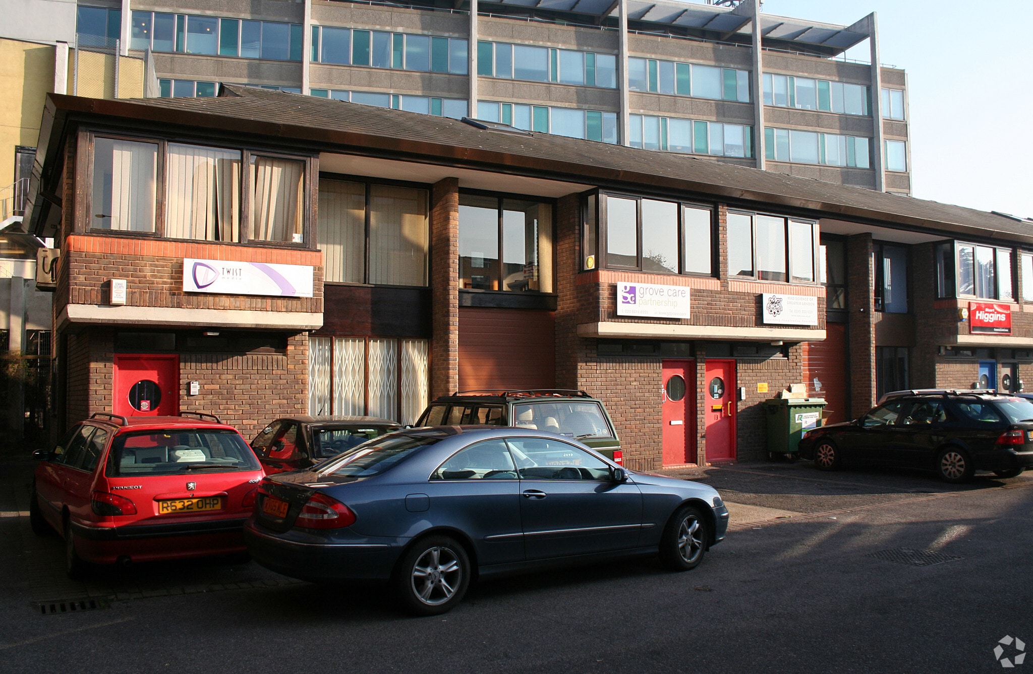 Units 11-18 Station Rd, Teddington for sale Primary Photo- Image 1 of 1