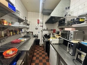 10 The Broadway, Wembley to rent Interior Photo- Image 2 of 5