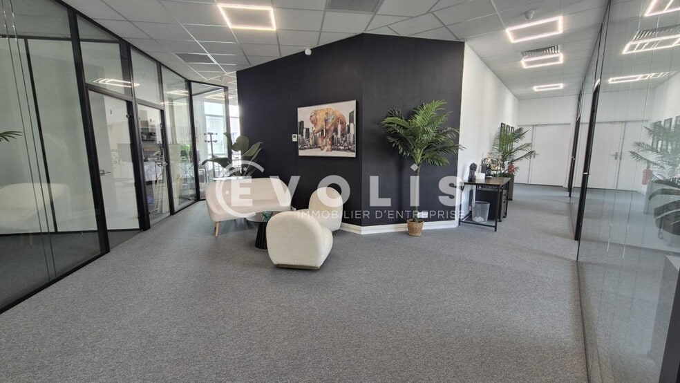 Office in Chessy to rent - Building Photo - Image 3 of 5
