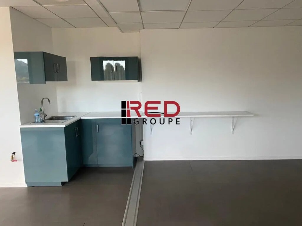 Location Bureaux 83 m² - Photo 1