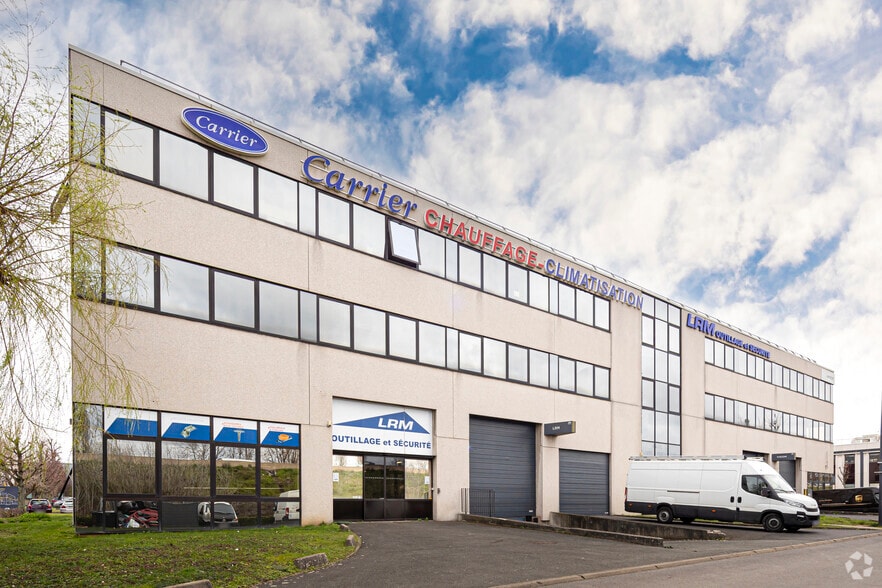 19 Rue Alexis De Tocqueville, Antony to rent - Building Photo - Image 2 of 3