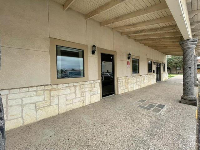 1080 Crown Ridge Blvd, Eagle Pass, TX for rent - Primary Photo - Image 1 of 1