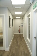 1-7 Fulham High St, London to rent Interior Photo- Image 2 of 9