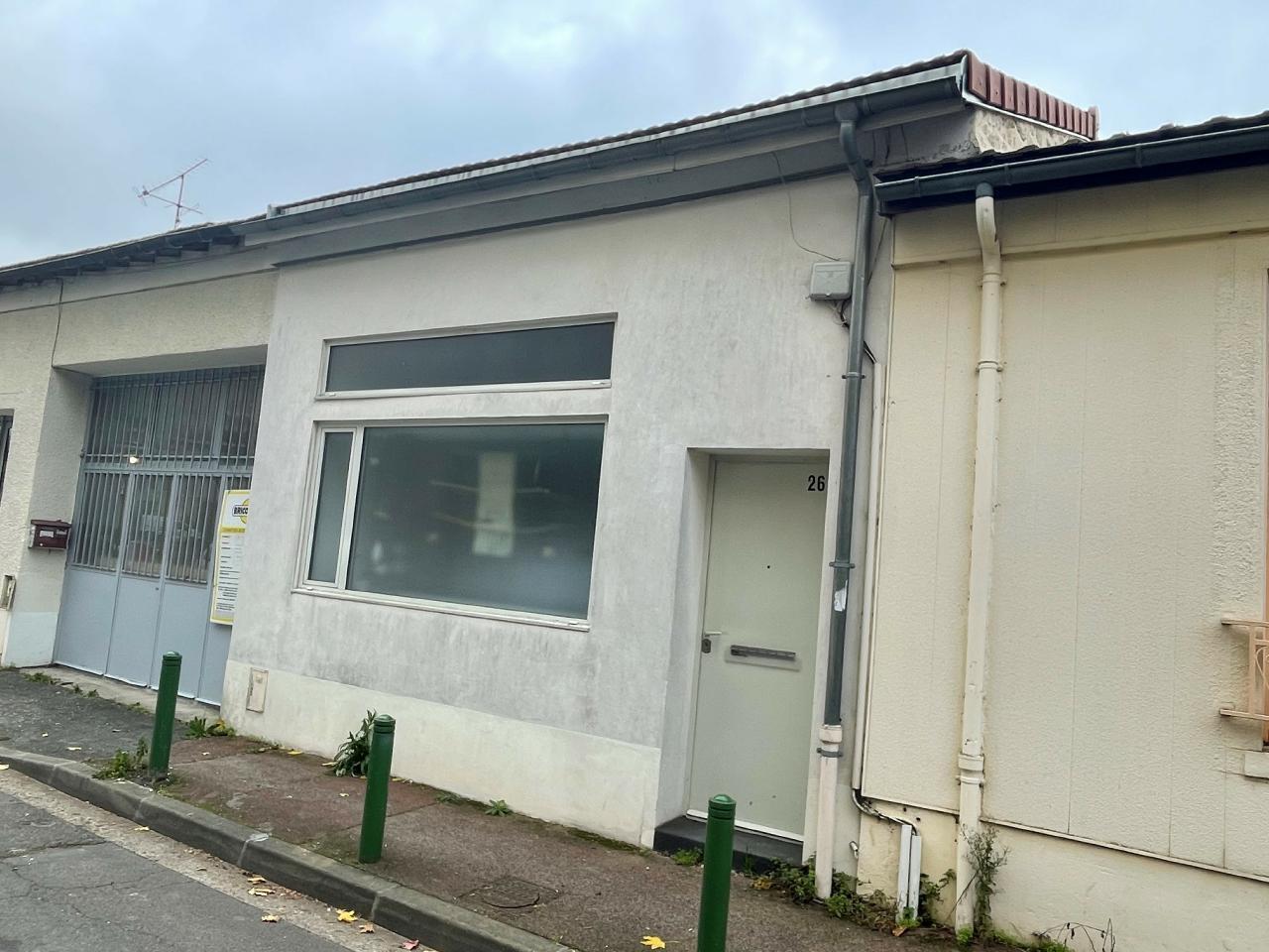 Light Industrial in Malakoff for sale Building Photo- Image 1 of 10