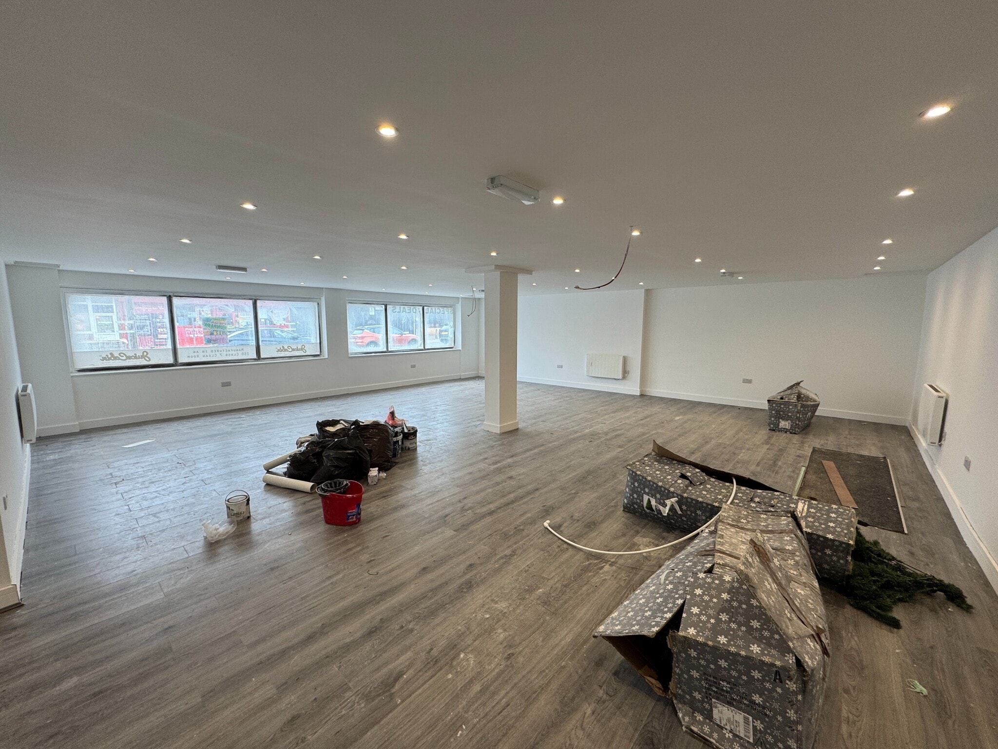 64-68 Station Ln, Pontefract to rent Interior Photo- Image 1 of 4