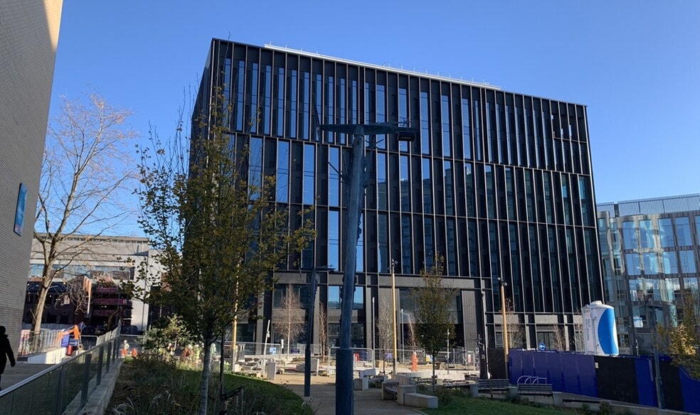 Wellington St, Sheffield to rent - Building Photo - Image 1 of 11