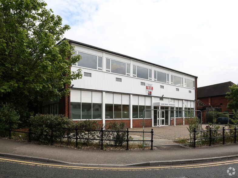 Flambard Way, Godalming, GU7 1JB UK