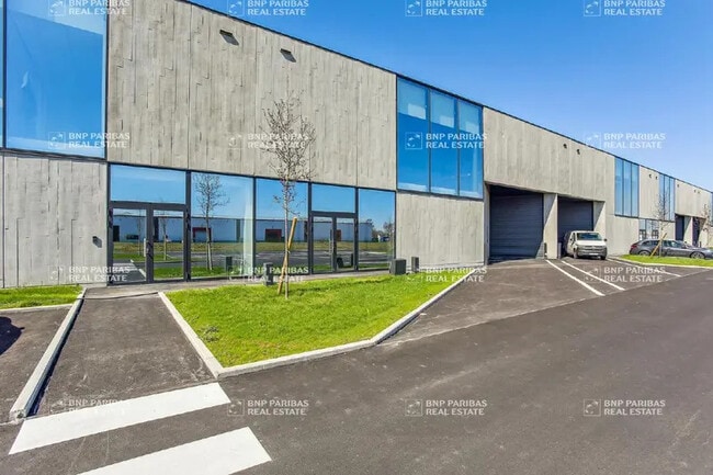 Location Local d'activités 520 m² à 1 755 m²