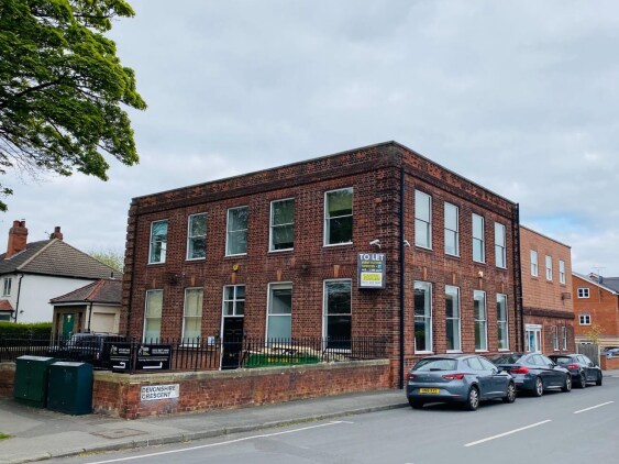 2 Devonshire Cres, Leeds to rent Building Photo- Image 1 of 1