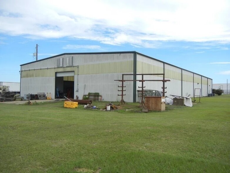 227 Industrial Pky, Luverne, AL for sale - Building Photo - Image 2 of 8