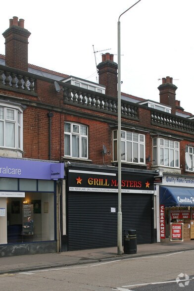 111 Hatfield Rd, St Albans to rent - Building Photo - Image 2 of 4