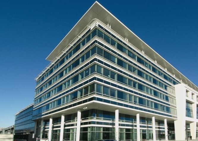 60 Avenue De L'Europe, Bois-Colombes to rent - Building Photo - Image 2 of 8