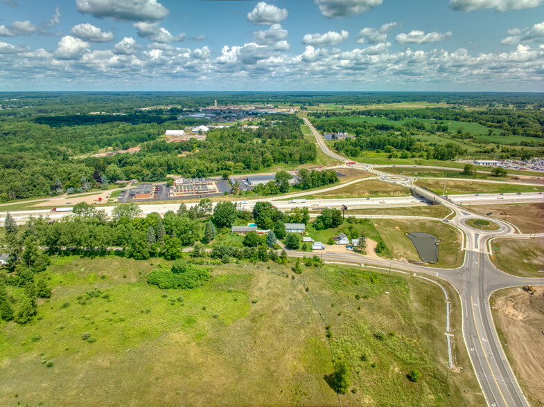 844 Barrett Ln, Jackson, MI for sale - Building Photo - Image 3 of 11