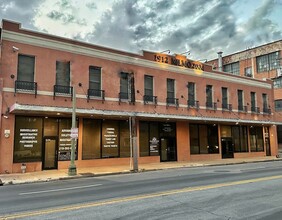 319 S Flores St, San Antonio, TX for rent Building Photo- Image 1 of 10