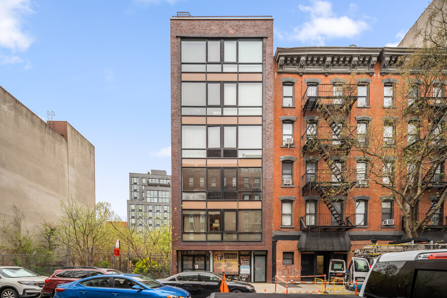 229 E 2nd St, New York, NY for sale - Building Photo - Image 3 of 21