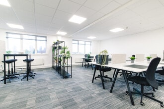 Kembrey Park, Swindon to rent Interior Photo- Image 1 of 5