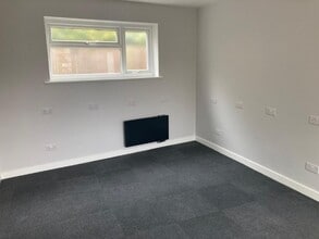 16 Neale St, Ipswich to rent Interior Photo- Image 1 of 4