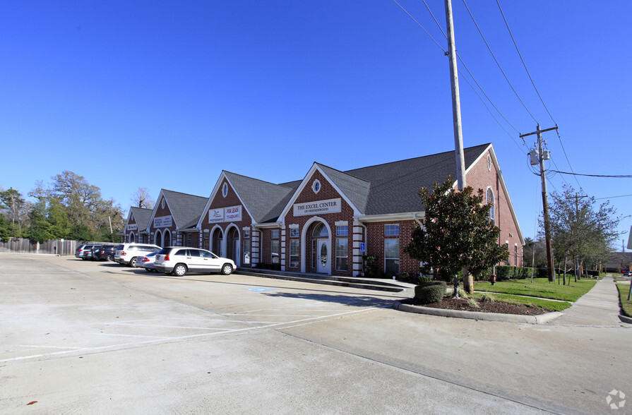 111-121 E Edgewood Dr, Friendswood, TX for sale - Primary Photo - Image 1 of 1