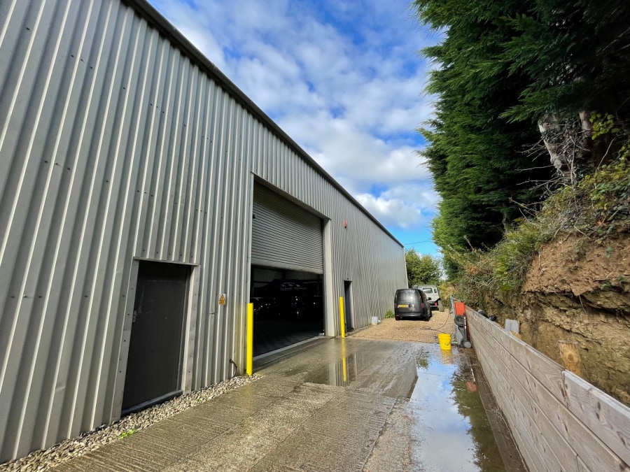 Polhilsa, Callington to rent Building Photo- Image 1 of 4