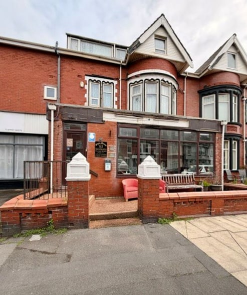 63 Holmfield Rd, Blackpool for sale - Building Photo - Image 2 of 5