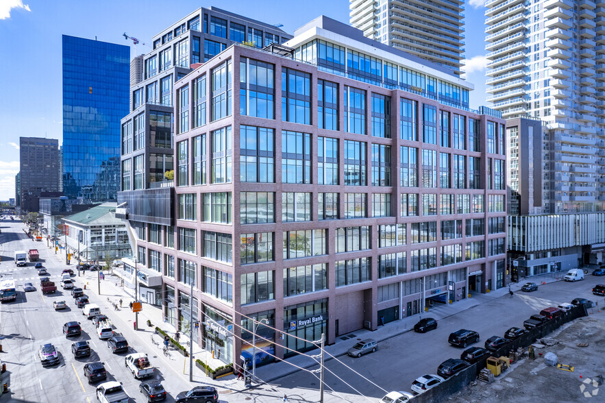 130 Queens Quay E, Toronto, ON for sale - Primary Photo - Image 1 of 1