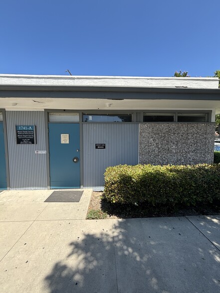 1741 W Romneya Dr, Anaheim, CA for rent - Building Photo - Image 2 of 14