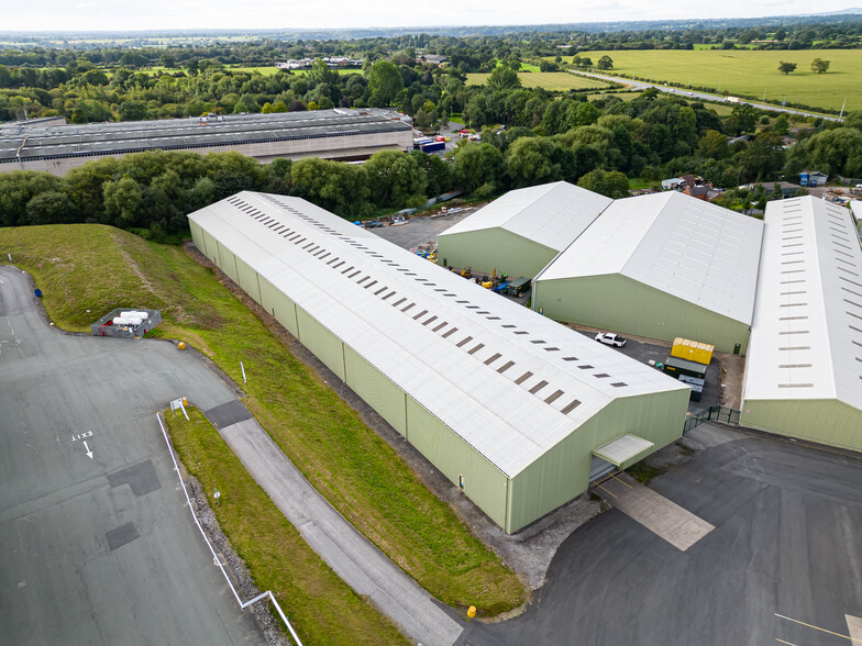 Wrexham Industrial Estate, Wrexham for rent - Primary Photo - Image 1 of 3