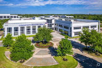 10900 Corporate Centre Dr, Houston, TX for rent Building Photo- Image 1 of 7