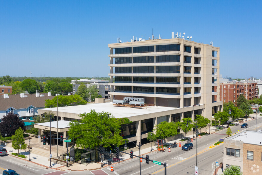 8001 Lincoln Ave, Skokie, IL for rent - Building Photo - Image 1 of 20