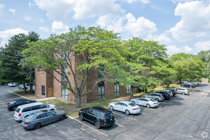 2 E 22nd St, Lombard, IL for rent - Building Photo - Image 3 of 12