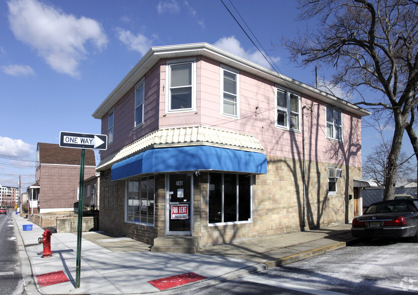 746 Riverside Ave, Lyndhurst, NJ for sale - Primary Photo - Image 1 of 1