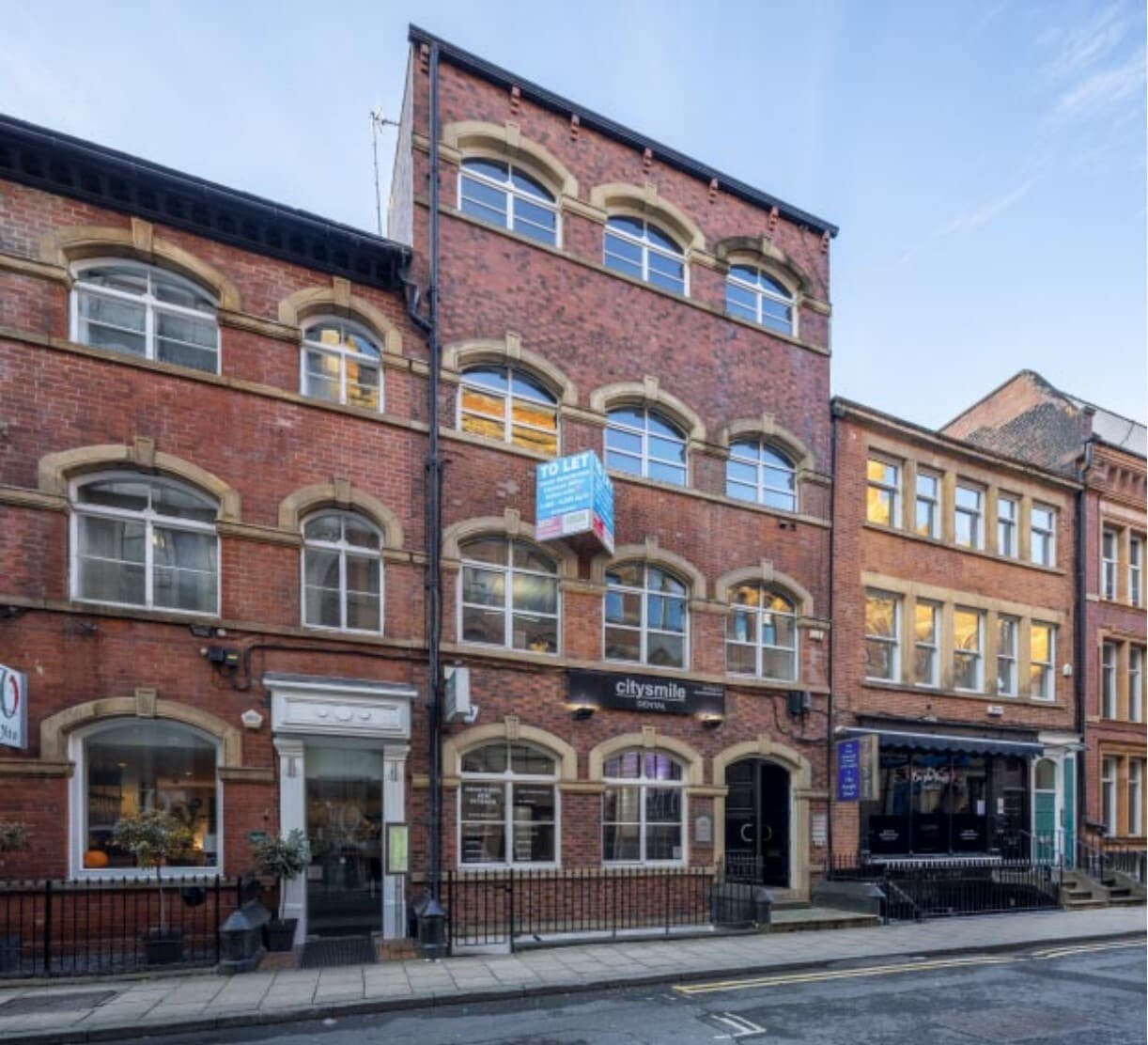4 York Pl, Leeds to rent Building Photo- Image 1 of 5