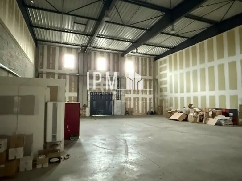 Industrial in Saint-Victoret for sale - Building Photo - Image 2 of 7