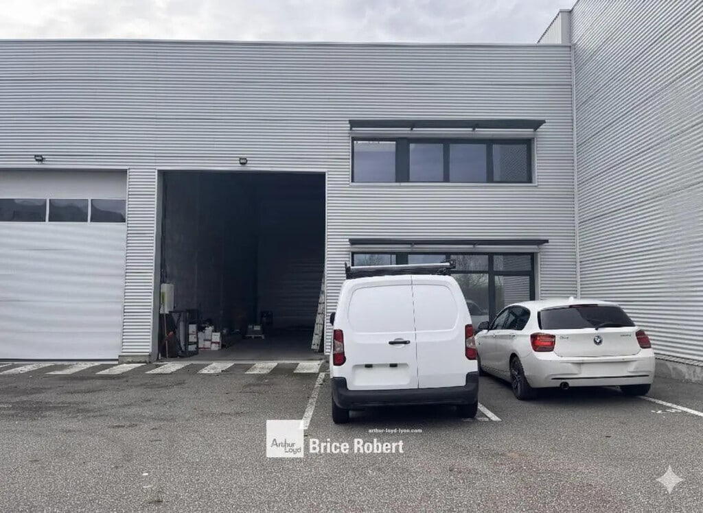 Location Local d'activités 170 m² - Photo 1