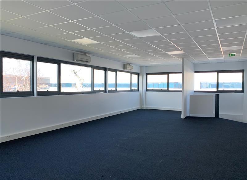Office in Bonneuil Sur Marne to rent - Interior Photo - Image 2 of 5