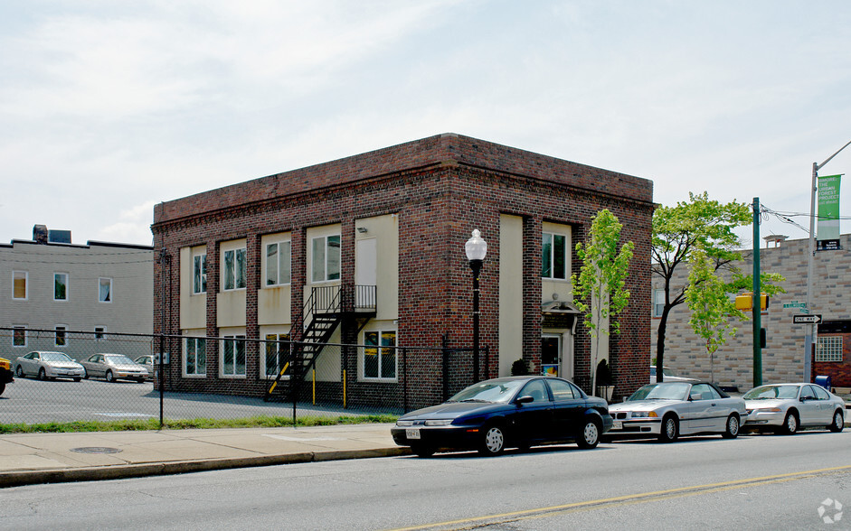 3101 Eastern Ave, Baltimore, MD for sale - Building Photo - Image 2 of 6