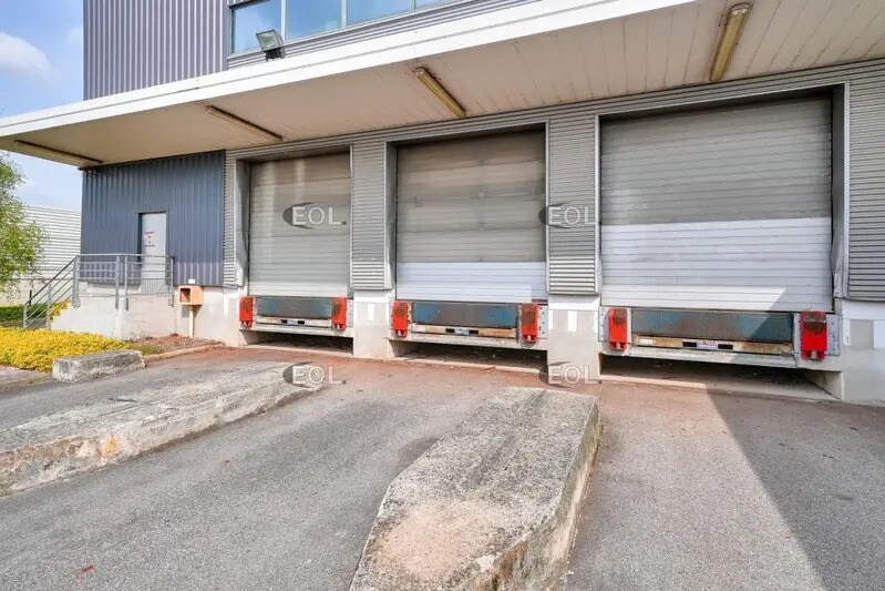 Industrial in Villeparisis to rent - Building Photo - Image 2 of 16