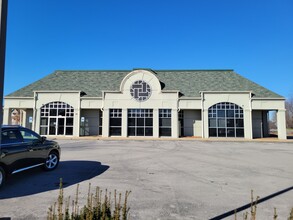 4957 Brownsboro Rd, Louisville, KY for rent Building Photo- Image 1 of 6