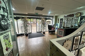 Middle Village, Haywards Heath to rent Interior Photo- Image 1 of 3