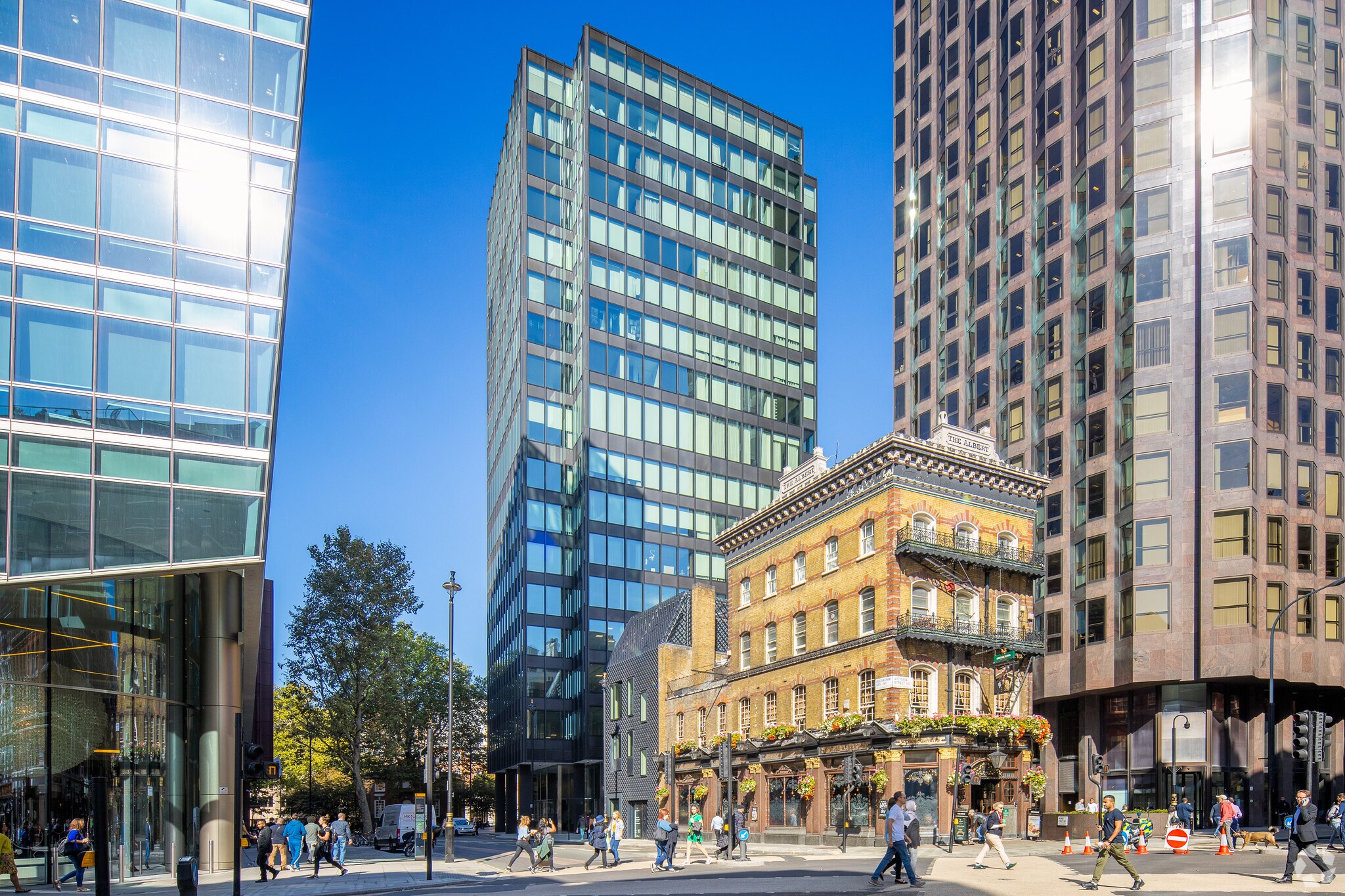 1-2 Buckingham Green, London for sale Primary Photo- Image 1 of 1