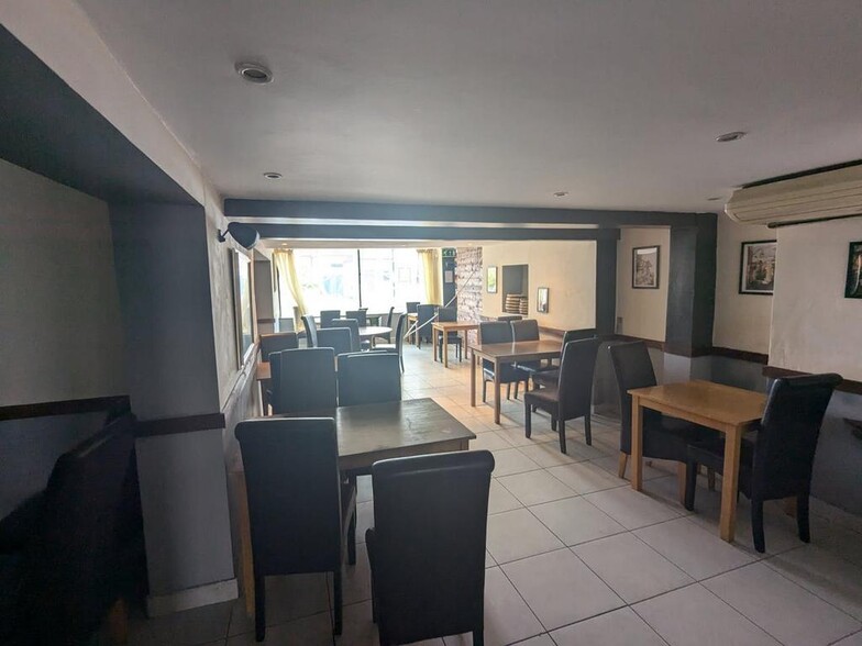 42-44 High St, Woking to rent - Building Photo - Image 2 of 7